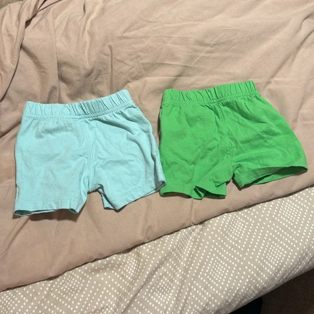 Baby shorts 6-12M